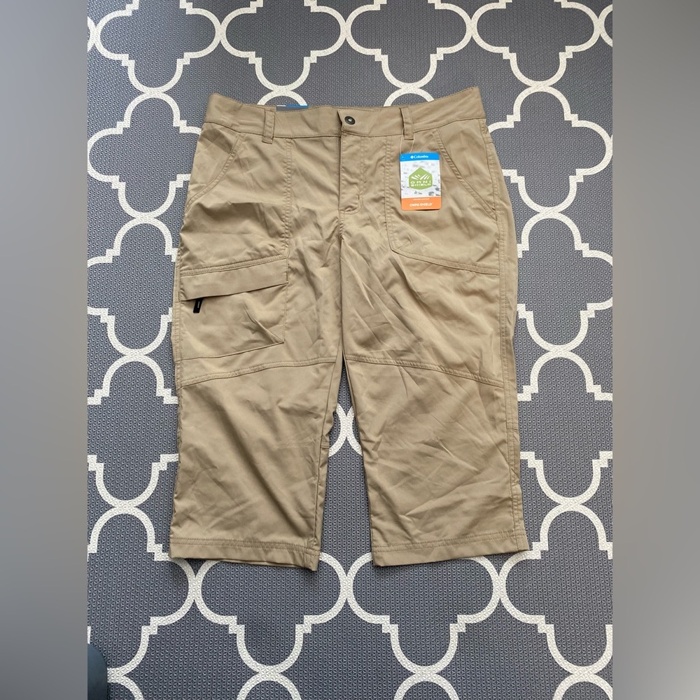 NWT Columbia capris, size 10